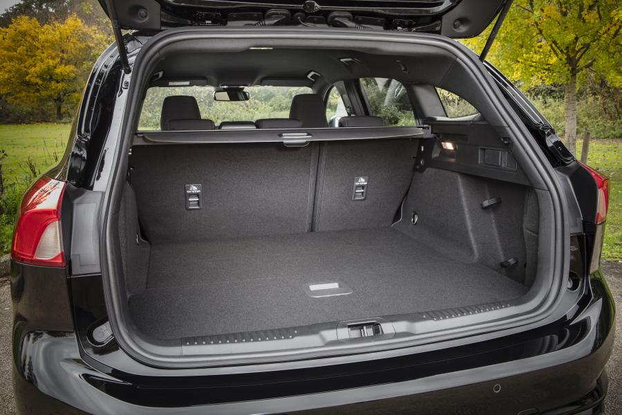 Багажник Ford Focus Titanium Estate 2018 года  (UK) (фото 6 из 6)